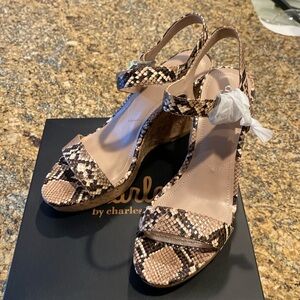 Charles by Charles David snake skin print wedge 8.5 brand new